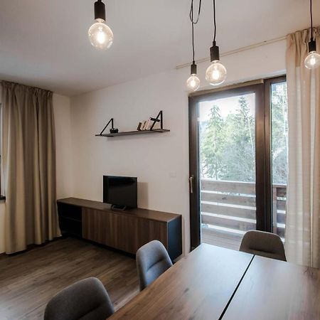 Apartman Lucnica บิสตรา ภายนอก รูปภาพ