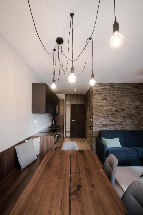 Apartman Lucnica บิสตรา ภายนอก รูปภาพ