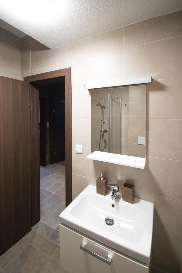 Apartman Lucnica บิสตรา ภายนอก รูปภาพ