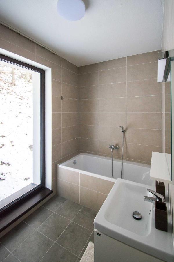 Apartman Lucnica บิสตรา ภายนอก รูปภาพ